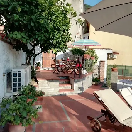 Ca' Dei Gelsomini Ferienhaus Ortonovo